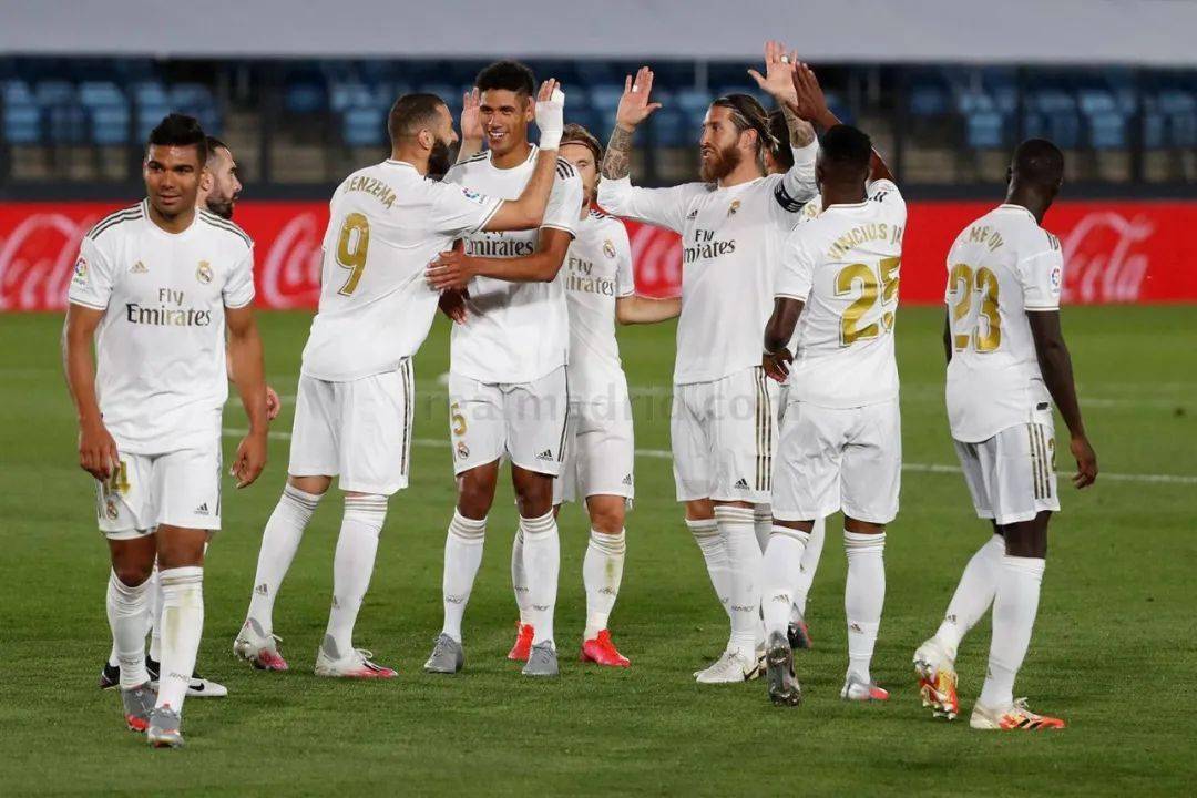 今夜能否晋级？拜仁过去21场德国杯客场对德甲球队仅一次失利（晋级在望？拜仁近21场德国杯客战德甲仅1败）