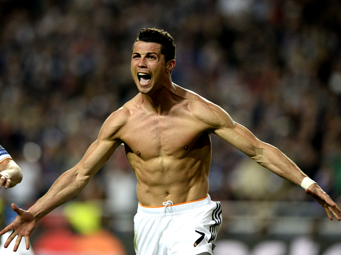 即将迎战巴萨，跟队：切尔西将在斯坦福桥门口树立帕尔默冰雕（战巴萨在即，切尔西将在斯坦福桥外竖立帕尔默冰雕）