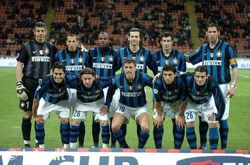 欧冠淘汰赛前瞻：曼联对阵巴黎,（欧冠淘汰赛焦点战：曼联迎战巴黎圣日耳曼）