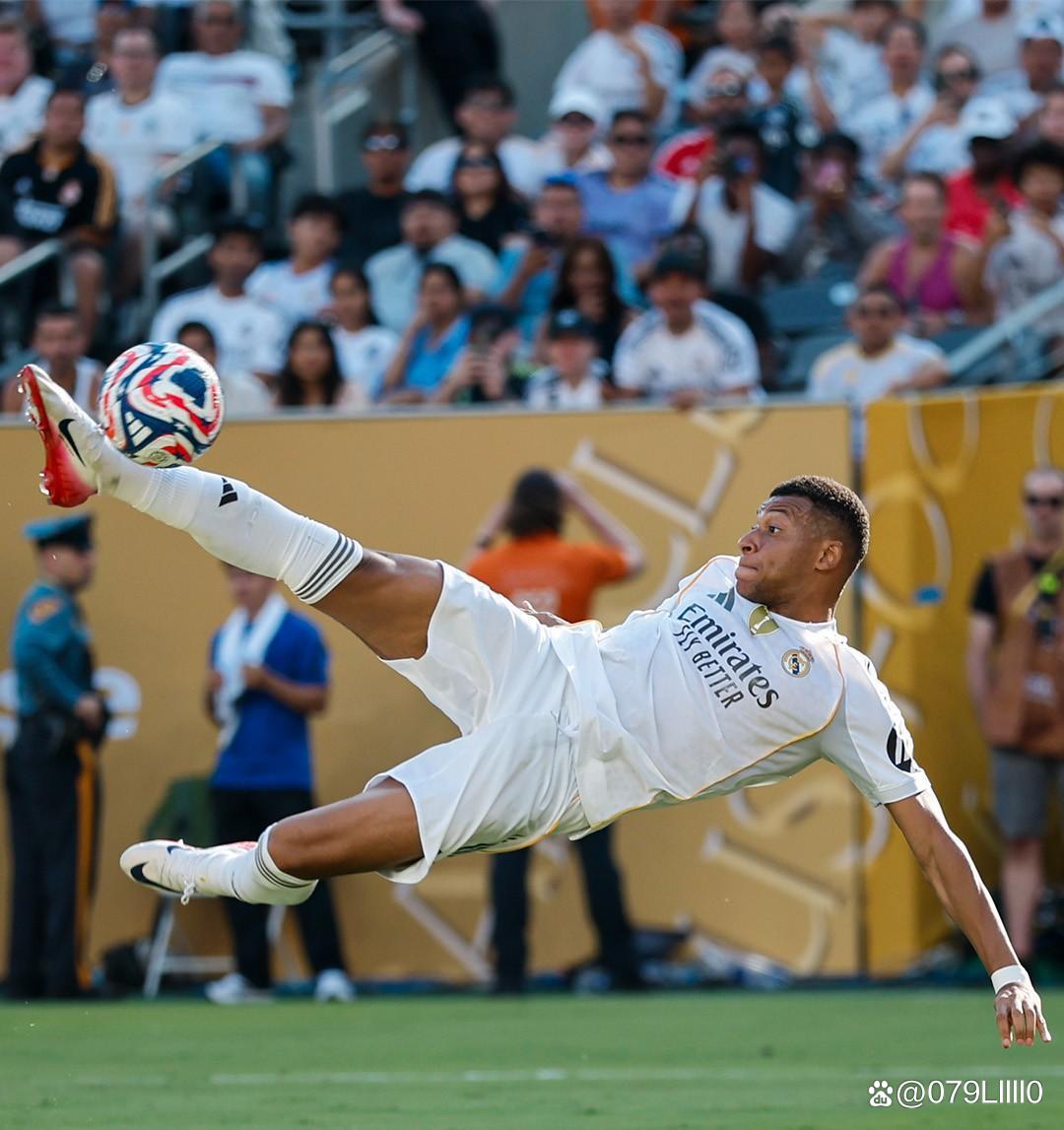 米兰助教兰杜奇称莱奥内收肌受伤明日检查（米兰助教兰杜奇：莱奥内收肌受伤，明日将接受检查）