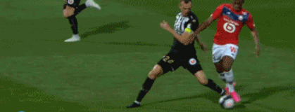 阿斯称皇马需要给姆巴佩配备更好的队友 遭球迷反驳（阿斯称皇马应为姆巴佩配更强队友，引发球迷反驳）