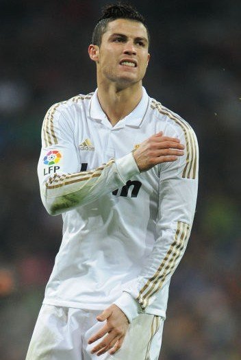 博主：东欧球队争夺萨缅托，但球员本人更倾向于征战中超（博主称东欧多队竞逐萨缅托，球员更倾向投身中超）