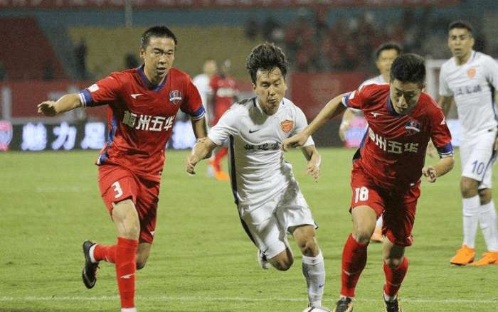 邮报：由于曼联伤病问题和非洲杯，齐尔克泽不一定冬窗离队（邮报：受曼联伤病与非洲杯影响，齐尔克泽冬窗离队未必成行）