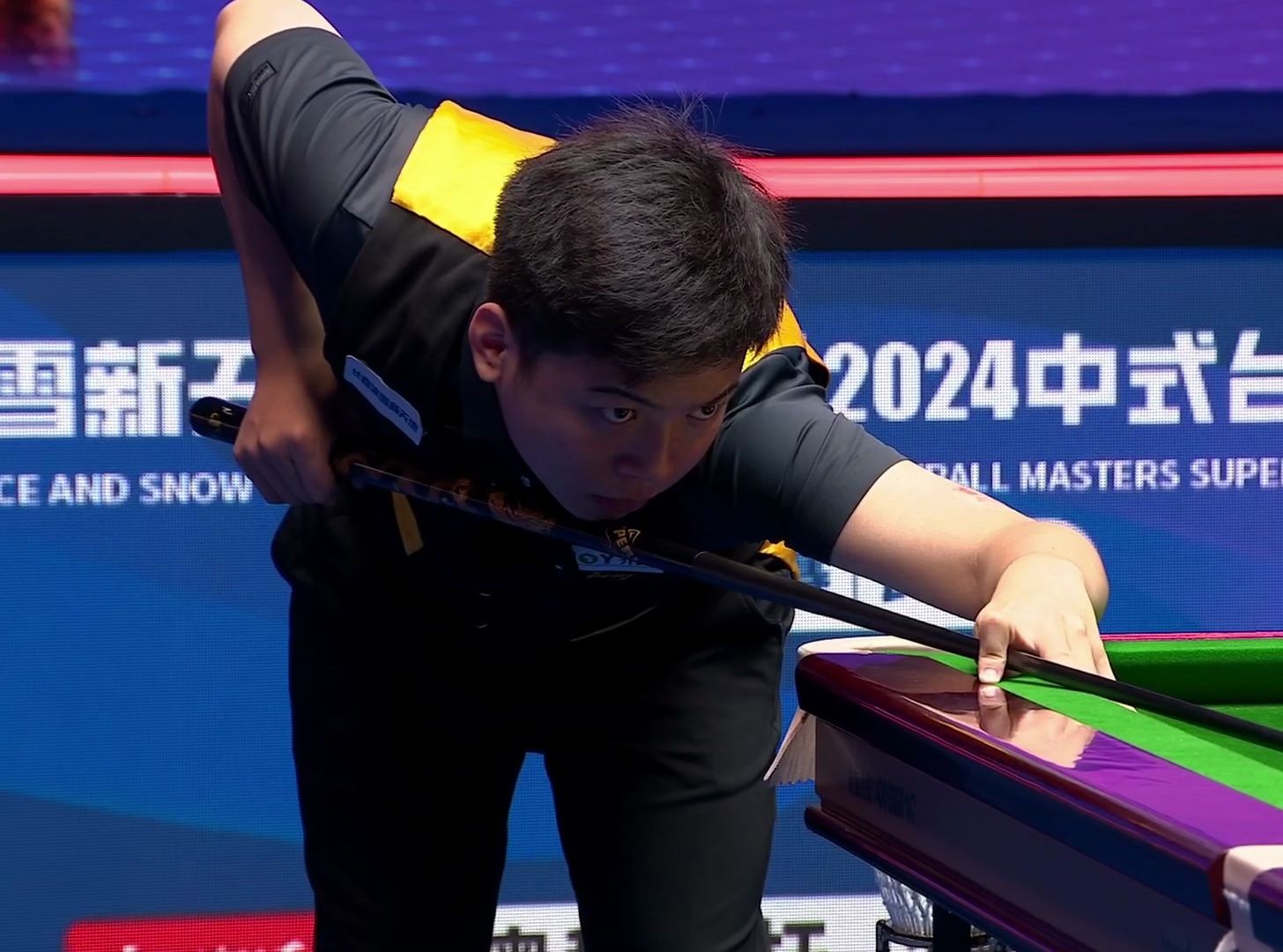 他在球场上 他在球场上